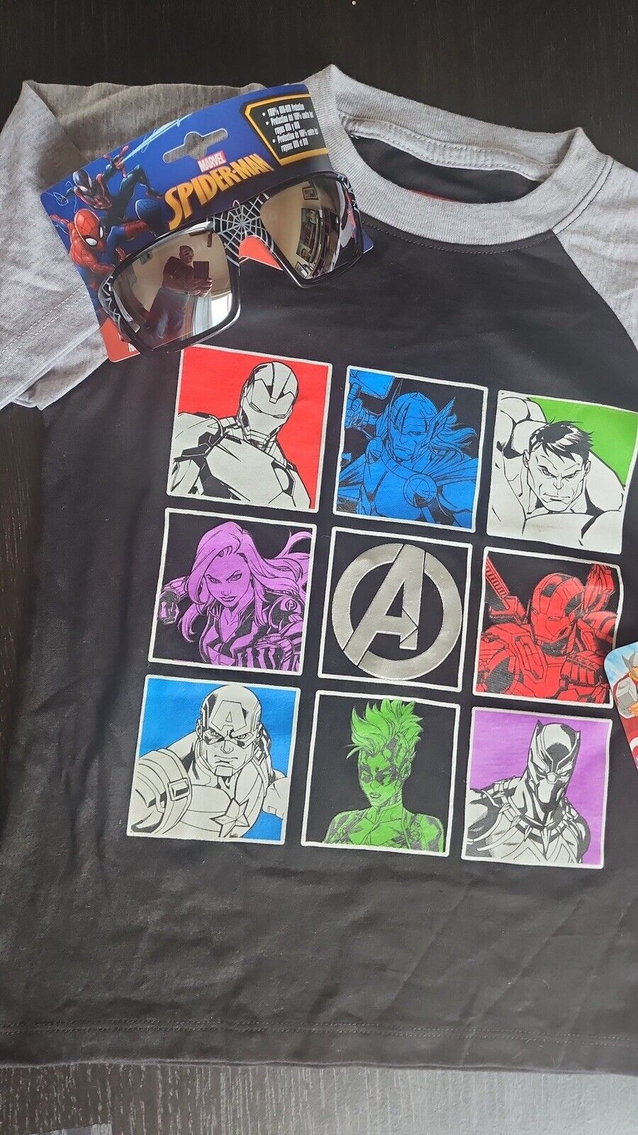 Marvel Kids Avengers T-shirt Size 4 With Sunglasses