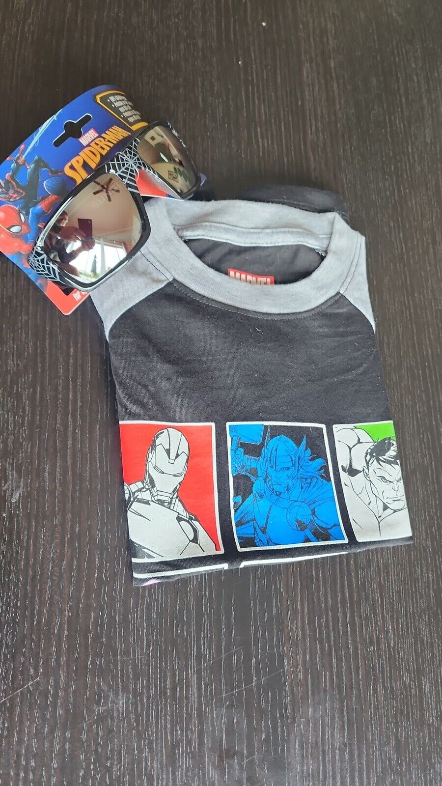 Marvel Kids Avengers T-shirt Size 4 With Sunglasses